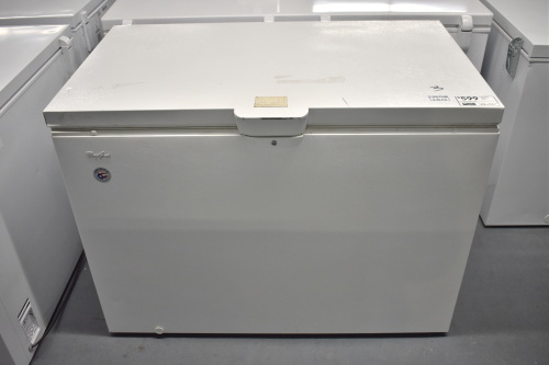 Whirlpool 15 cu. ft. Chest Freezer with Large Storage Baskets (SCRATCH AND DENT)