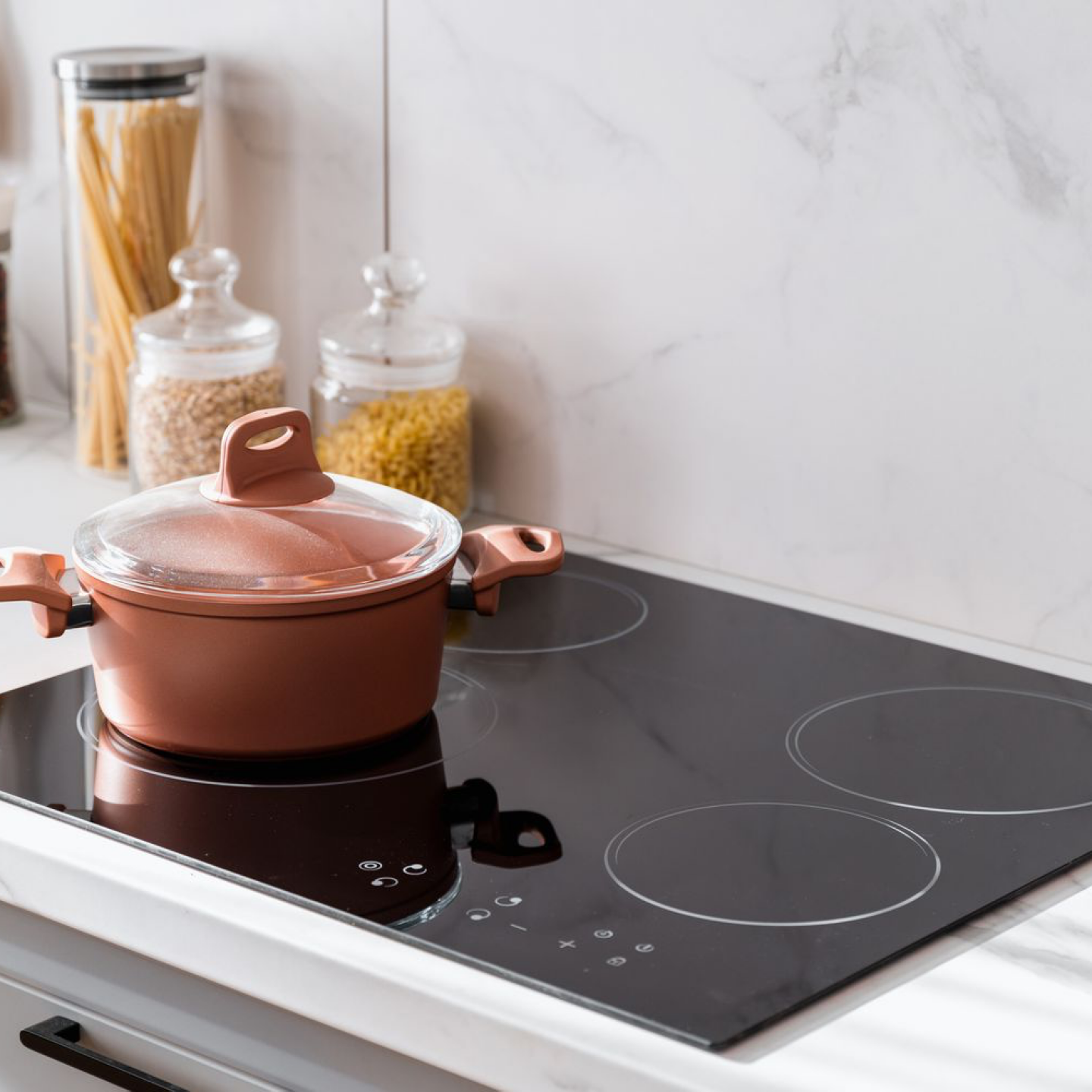 Can You Use Induction Cookware on a Glass Top Stove: Tips & Insights